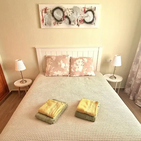 Cozy With Sea View Apartment