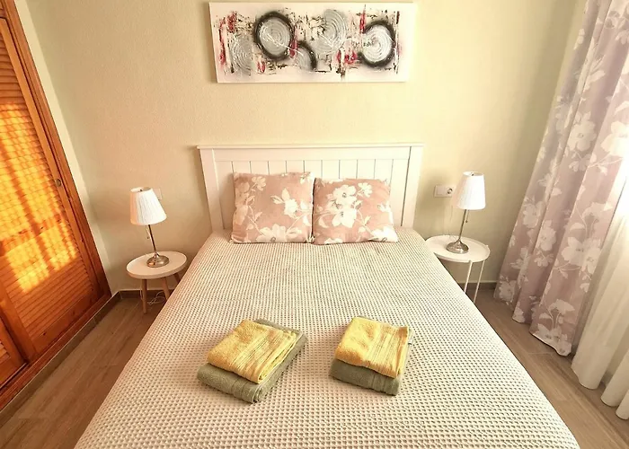 Cozy With Sea View Apartment