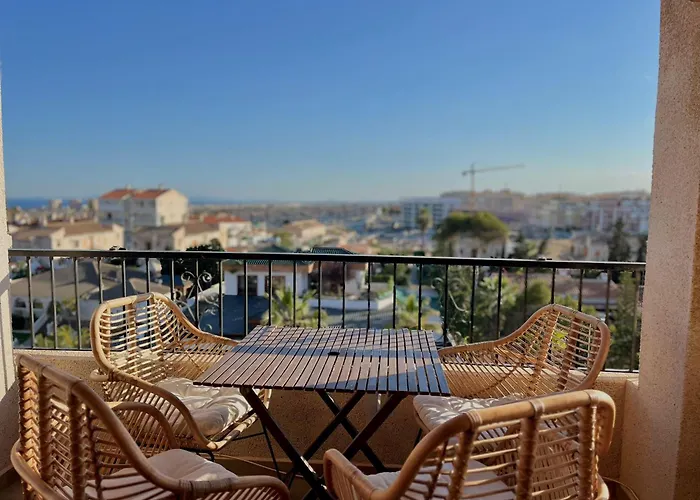 شقة Cozy With Sea View تورّيفيِخا